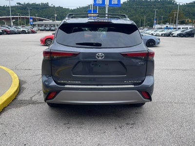 2025 Toyota Highlander Hybrid Platinum