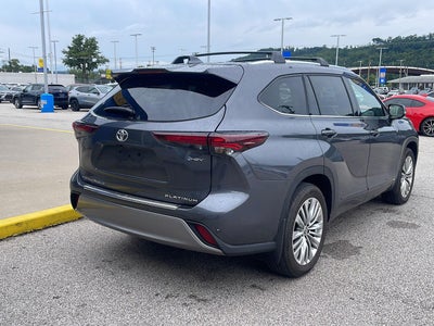 2025 Toyota Highlander Hybrid Platinum