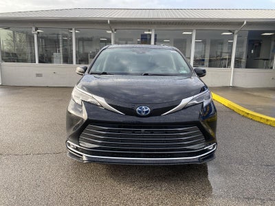 2023 Toyota Sienna Platinum 7-Passenger