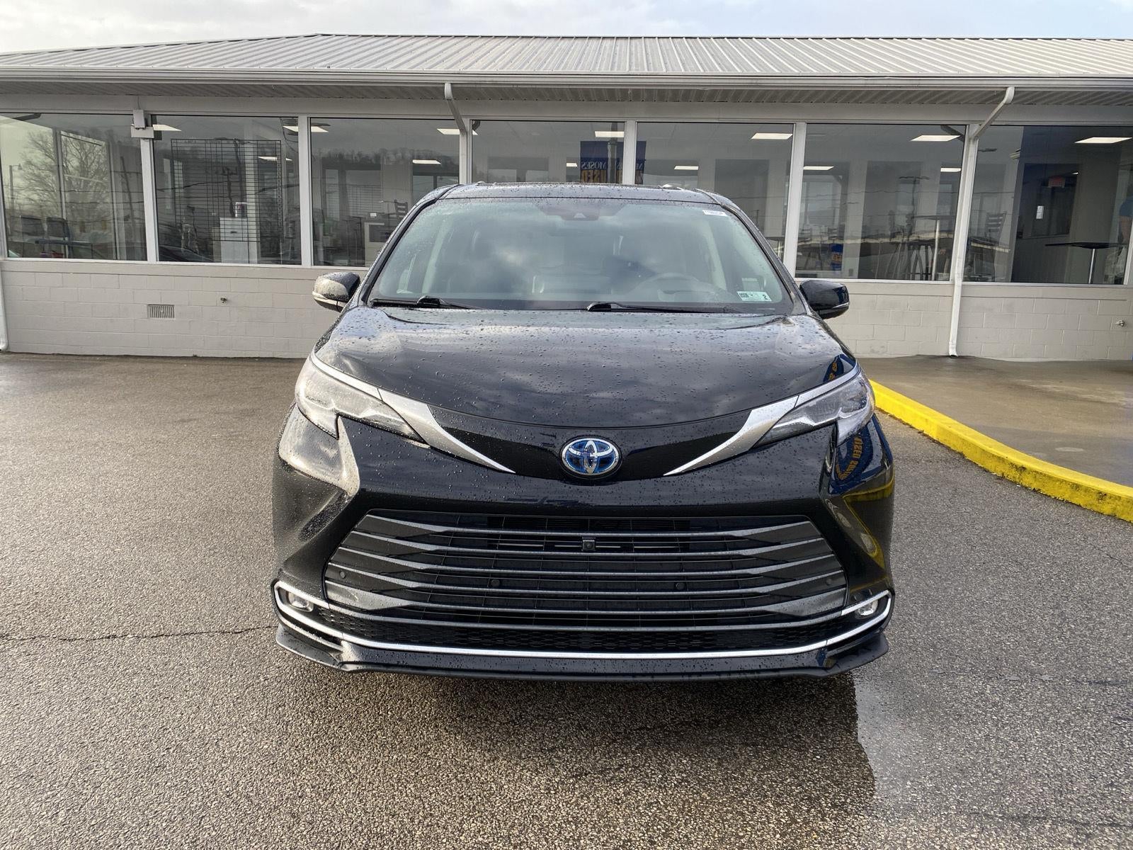 2023 Toyota Sienna Platinum 7-Passenger