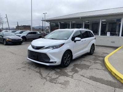 2025 Toyota Sienna Platinum 7-Passenger