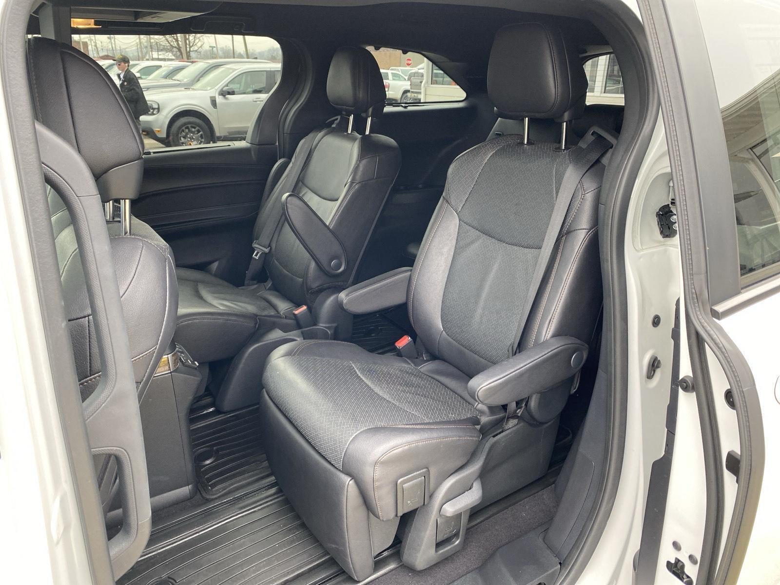 2025 Toyota Sienna Platinum 7-Passenger