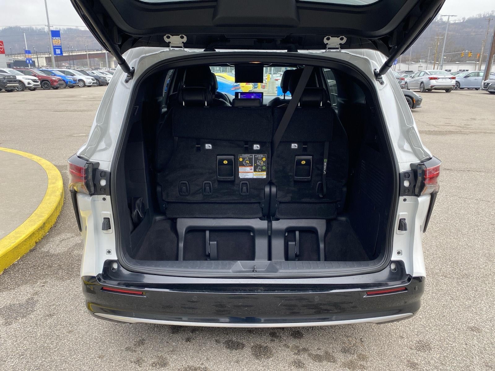 2025 Toyota Sienna Platinum 7-Passenger