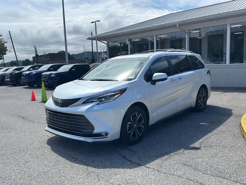 2025 Toyota Sienna Platinum 7-Passenger