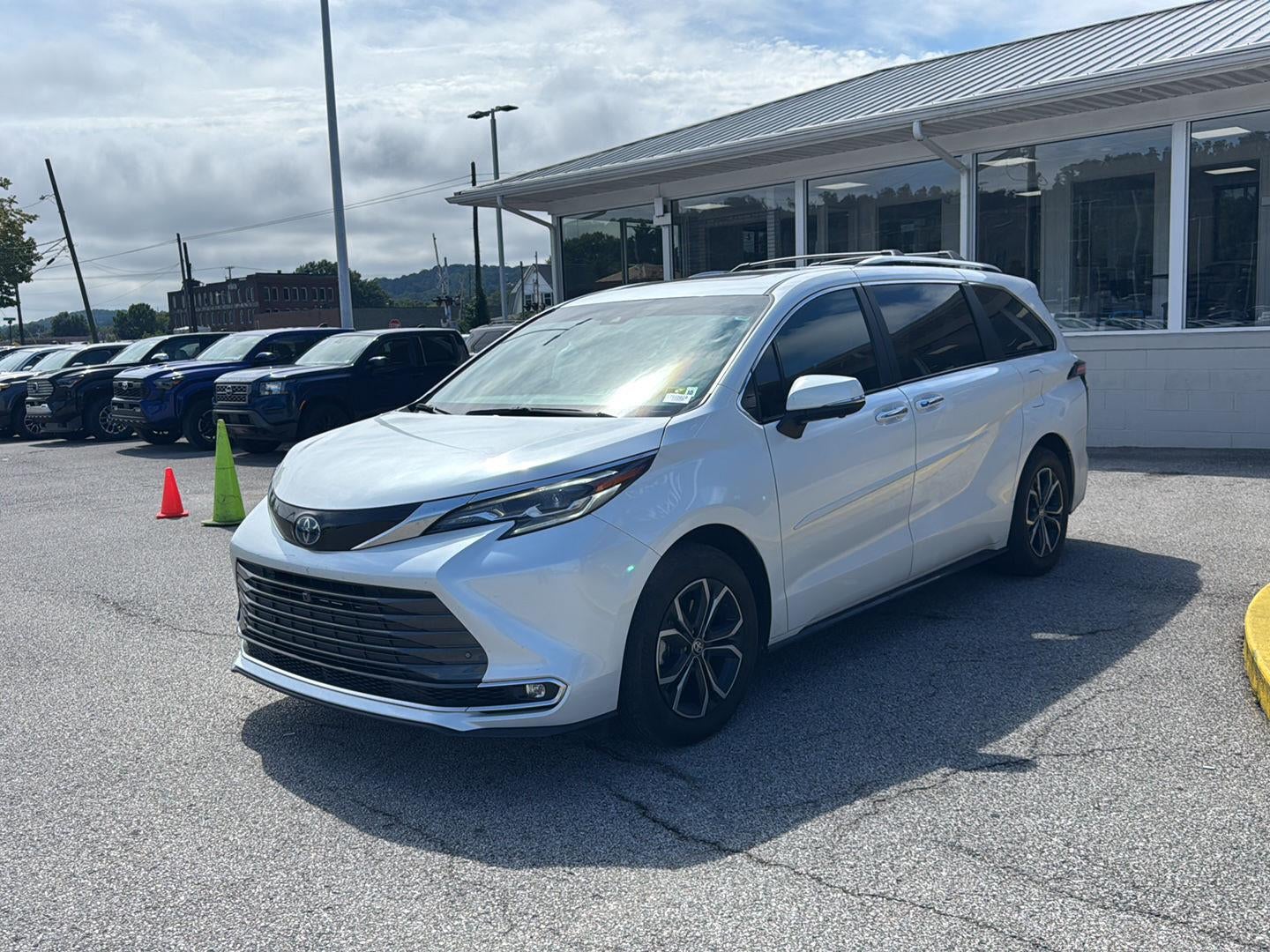2025 Toyota Sienna Platinum 7-Passenger