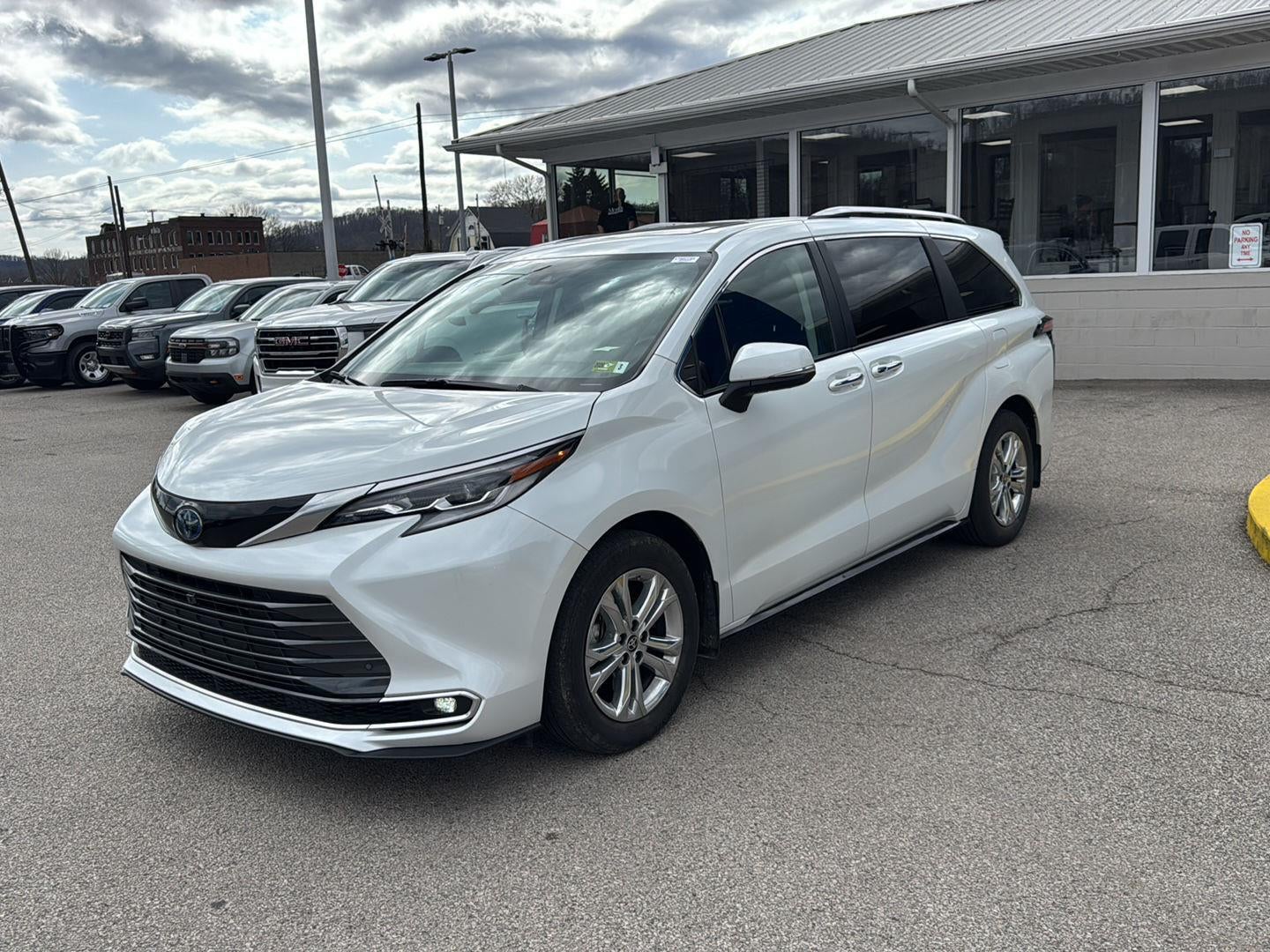 2023 Toyota Sienna Platinum 7-Passenger