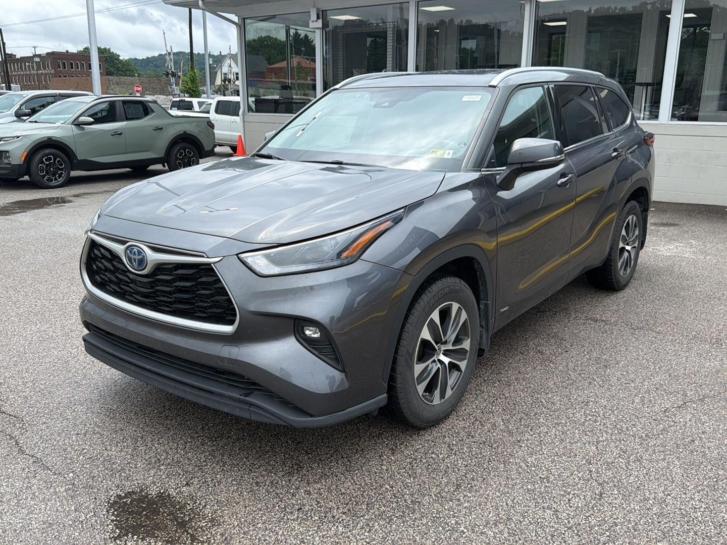 2022 Toyota Highlander Hybrid XLE
