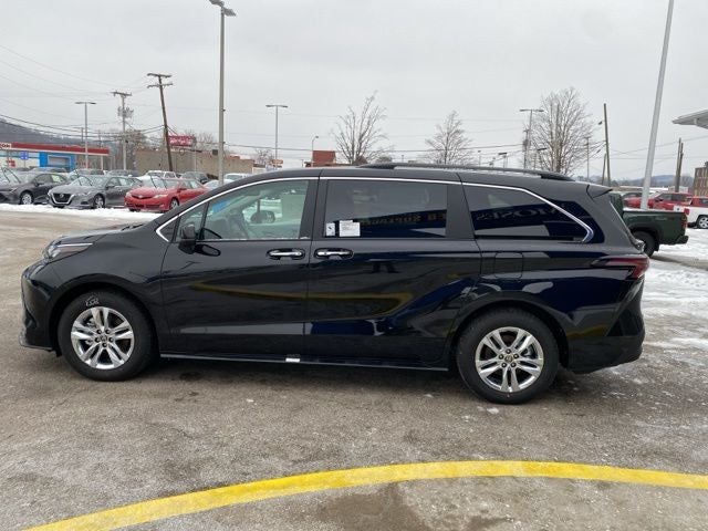 2025 Toyota Sienna XLE 7 Passenger