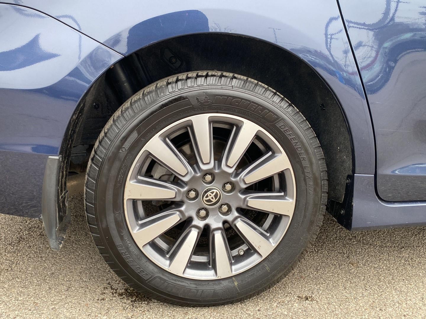 2020 Toyota Sienna LE 7-Passenger