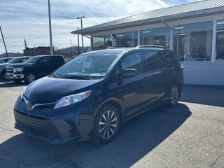 2020 Toyota Sienna LE 7 Passenger