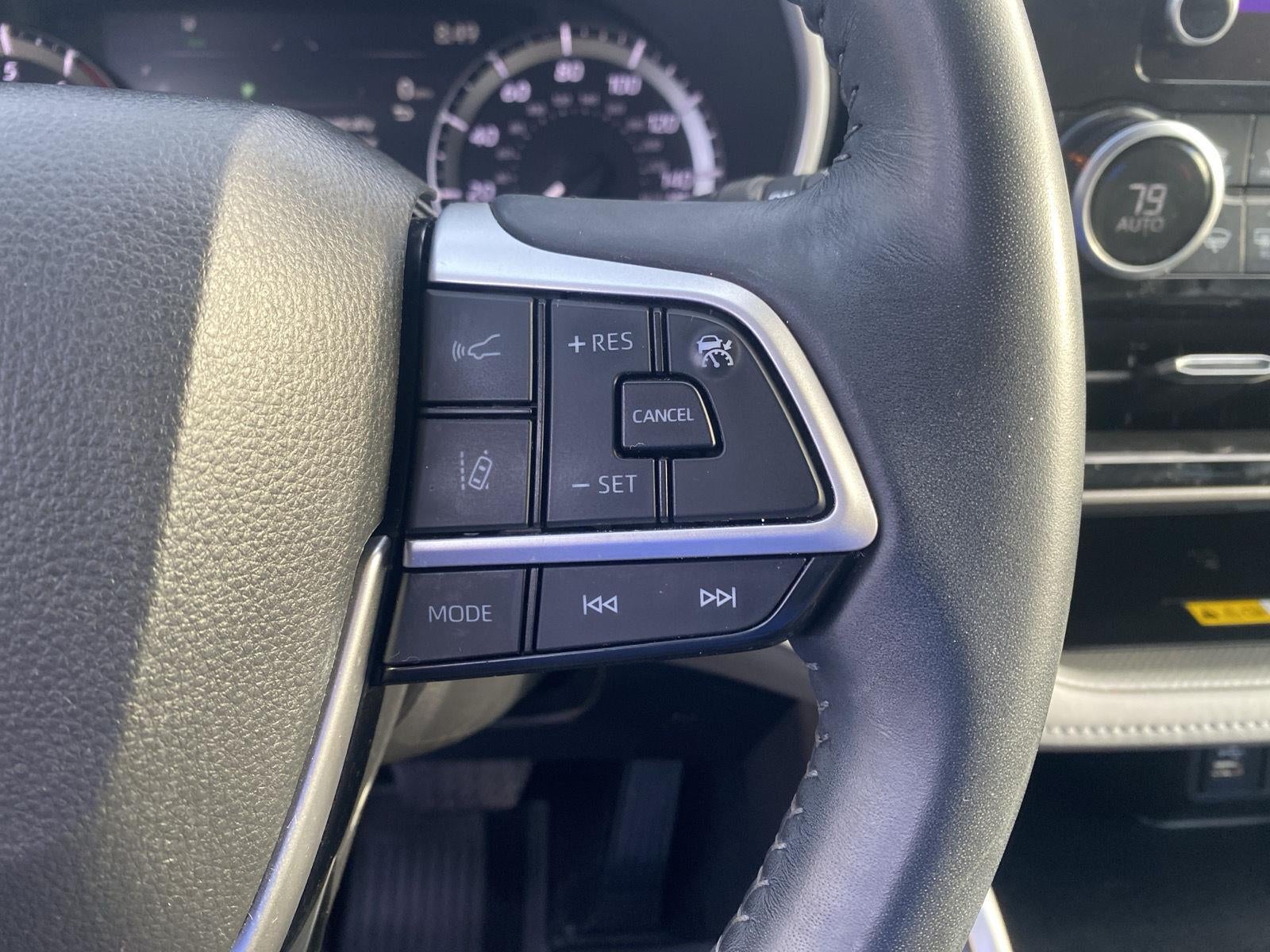 2025 Toyota Highlander XLE