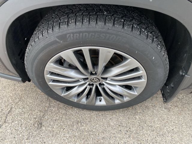 2024 Toyota Highlander Platinum