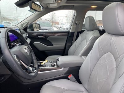 2024 Toyota Highlander Platinum