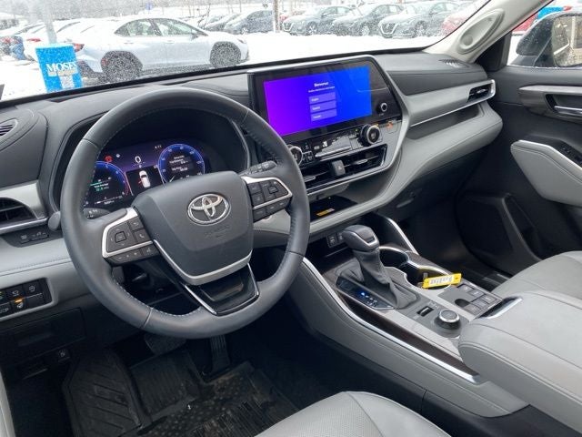 2024 Toyota Highlander Platinum