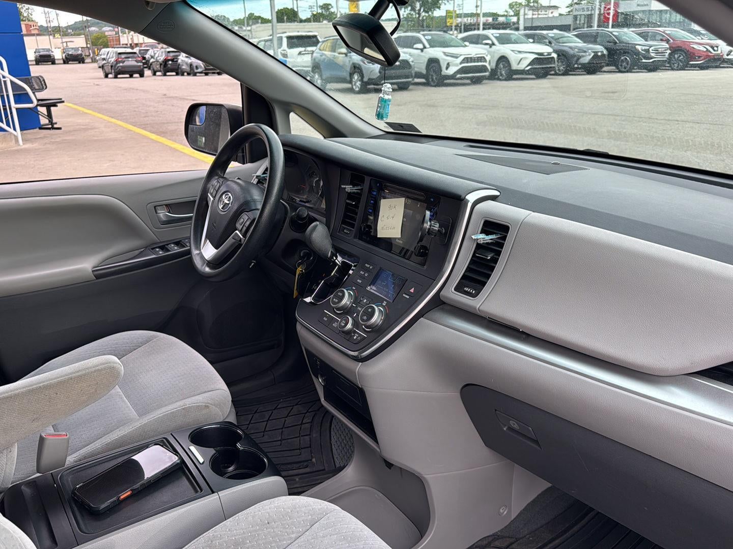 2016 Toyota Sienna LE 8-Passenger