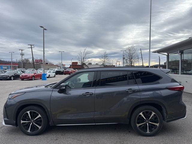 2022 Toyota Highlander XSE
