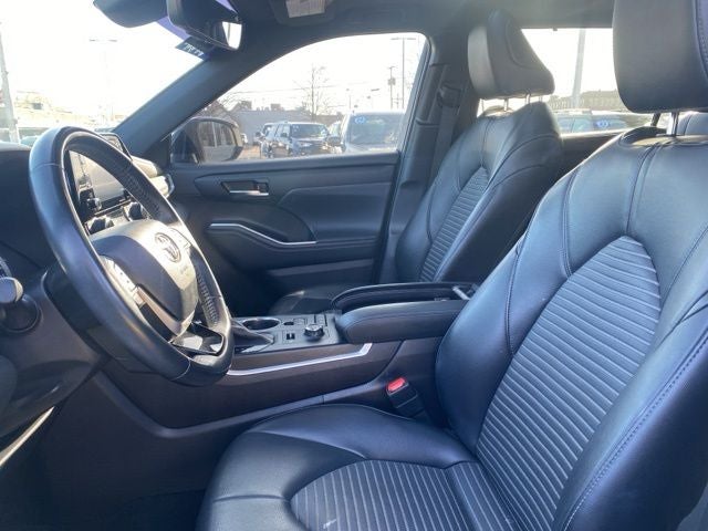 2022 Toyota Highlander XSE