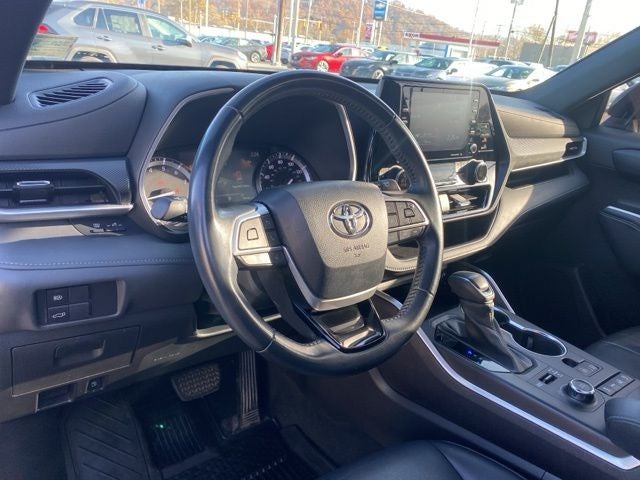 2022 Toyota Highlander XSE