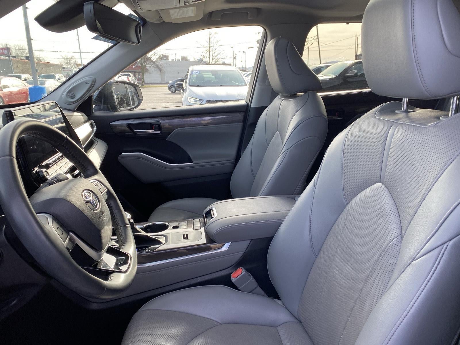 2022 Toyota Highlander Hybrid Limited