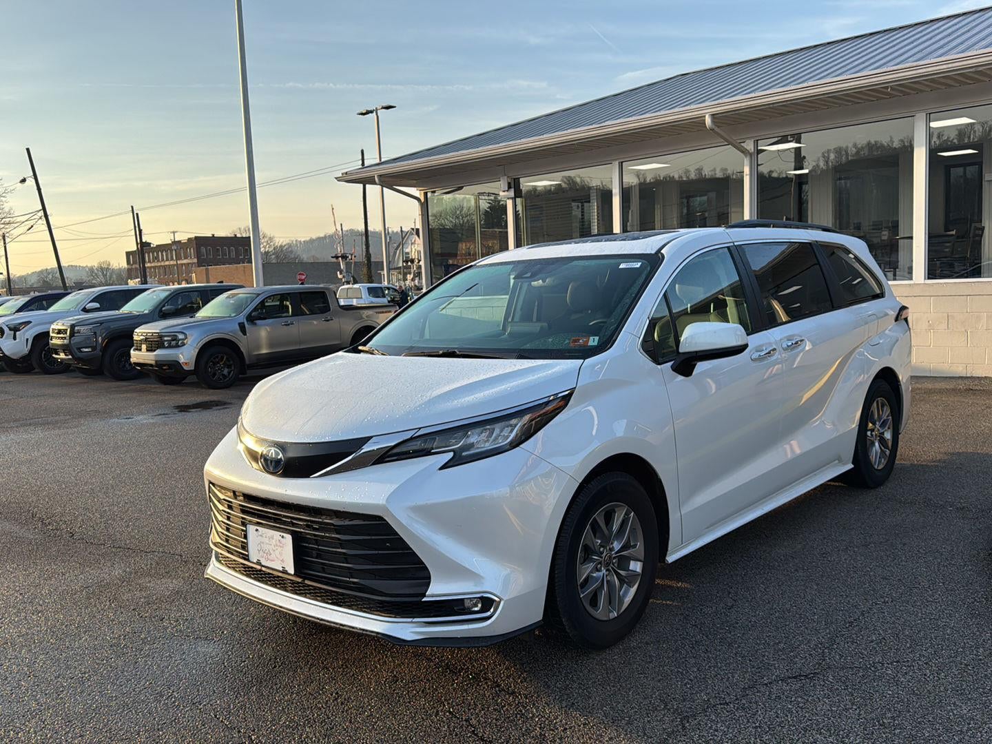 2022 Toyota Sienna XLE 7-Passenger
