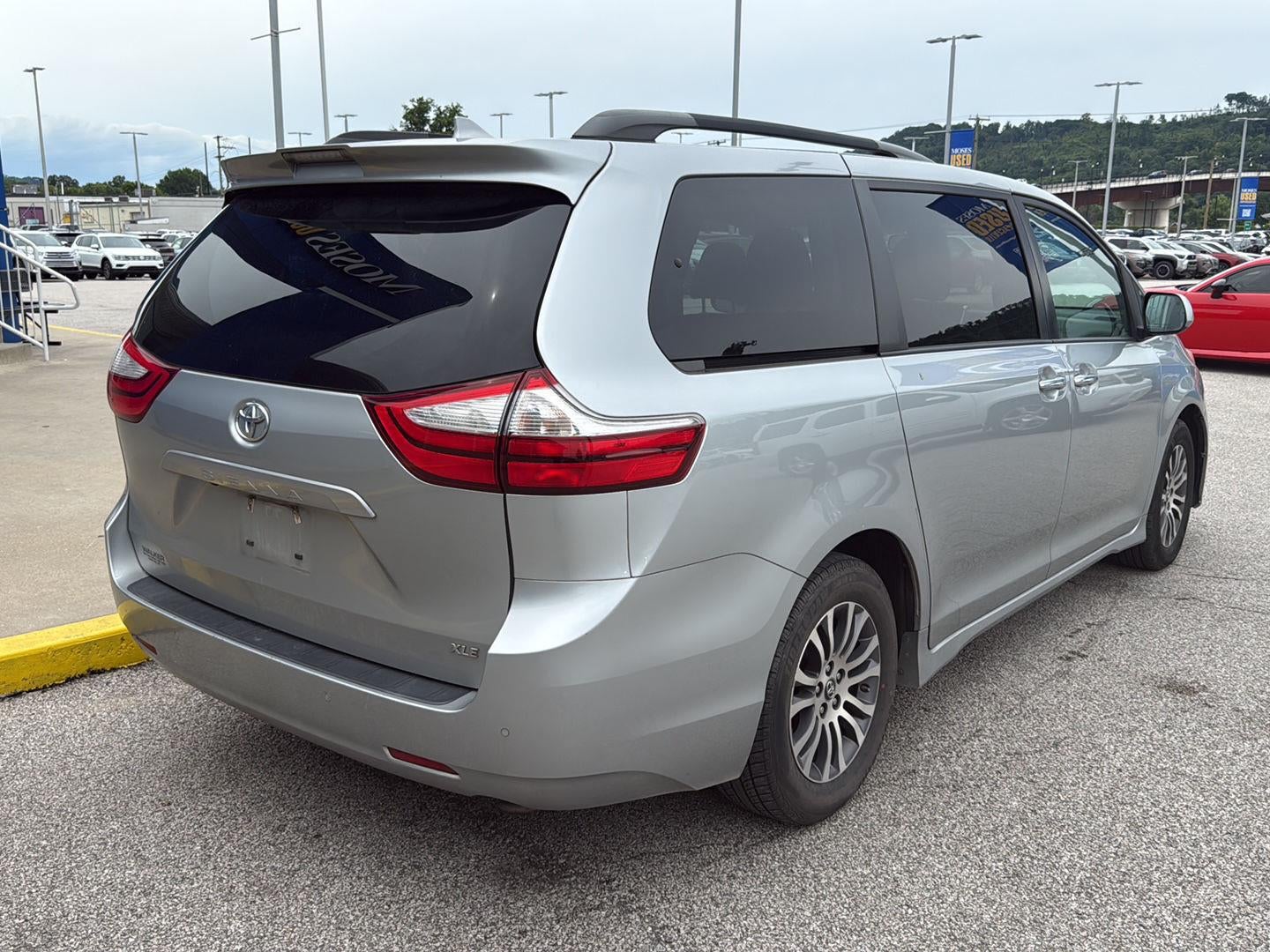 2019 Toyota Sienna XLE 8-Passenger
