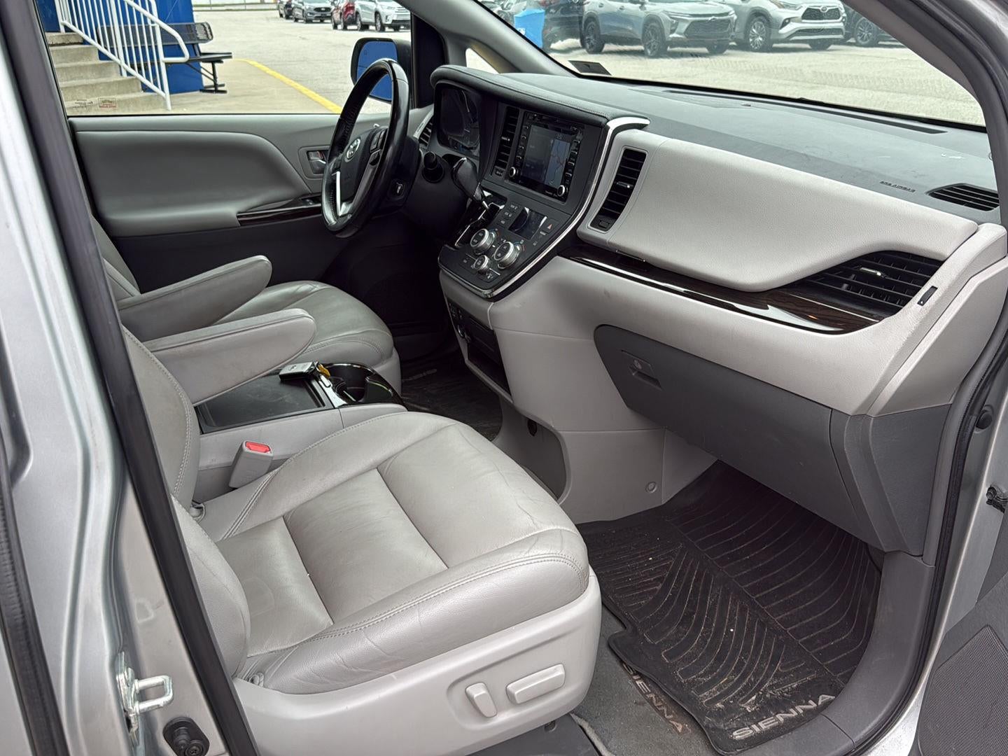 2019 Toyota Sienna XLE 8-Passenger