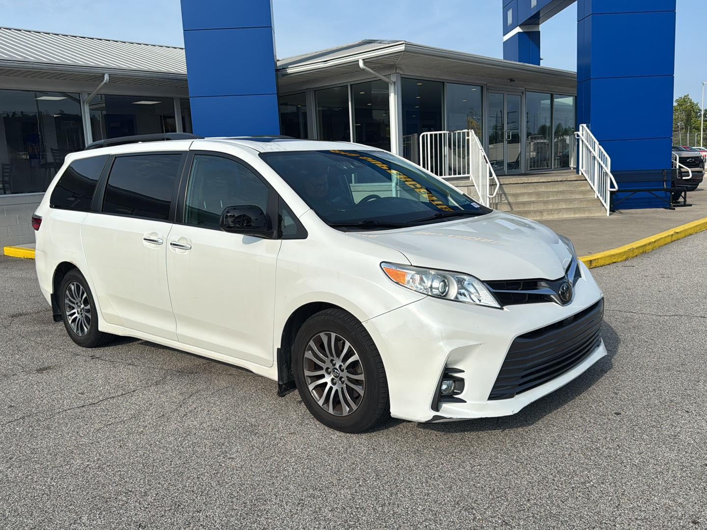 2019 Toyota Sienna XLE Auto Access Seat