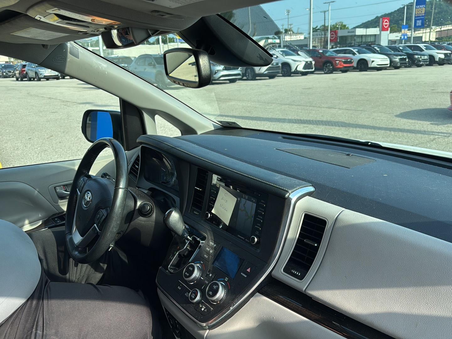 2019 Toyota Sienna XLE Auto Access Seat