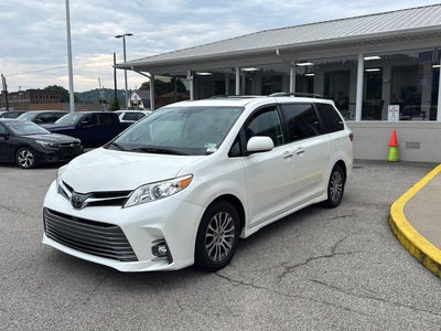 2020 Toyota Sienna XLE 8-Passenger