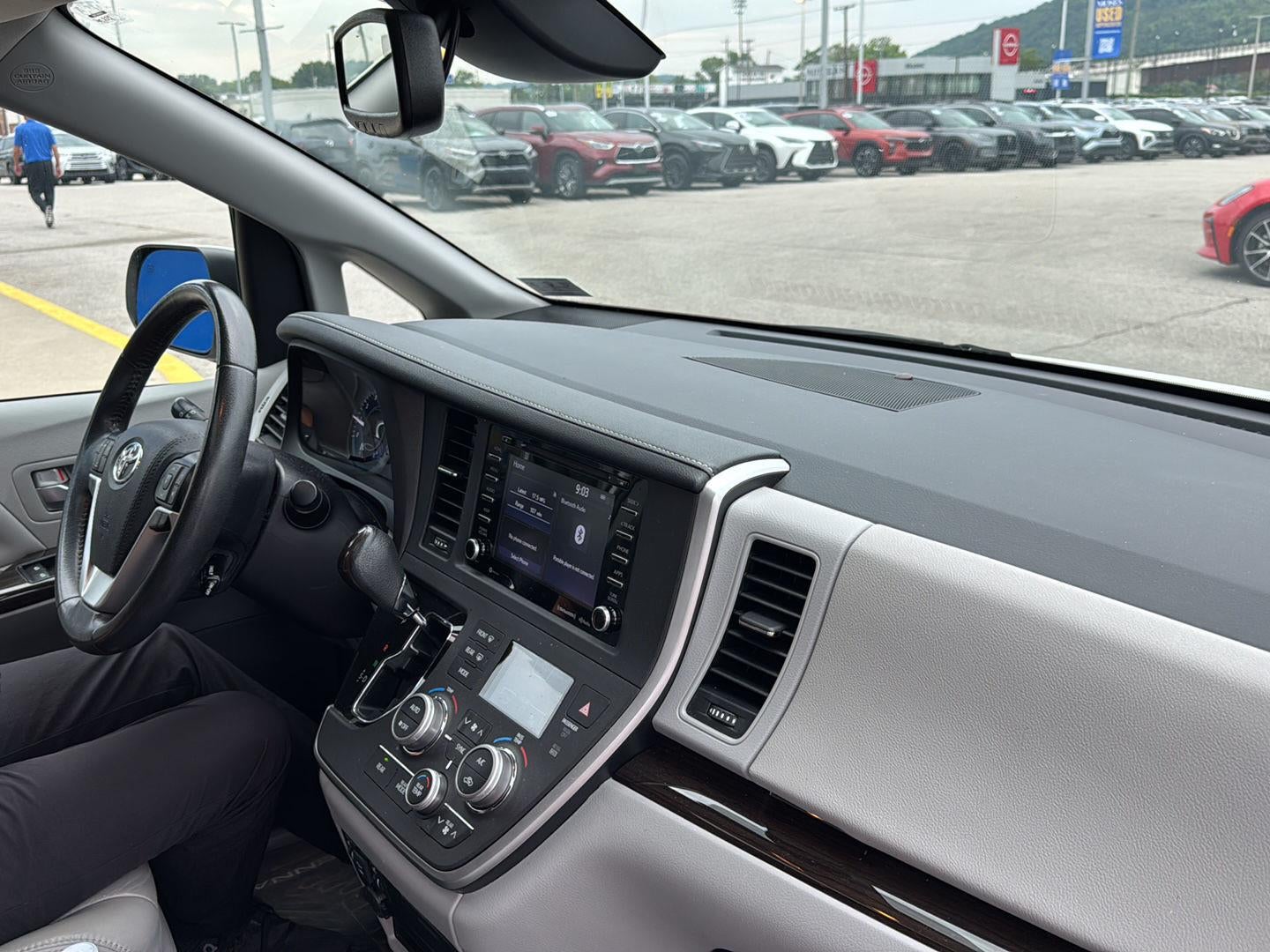 2020 Toyota Sienna XLE 8-Passenger