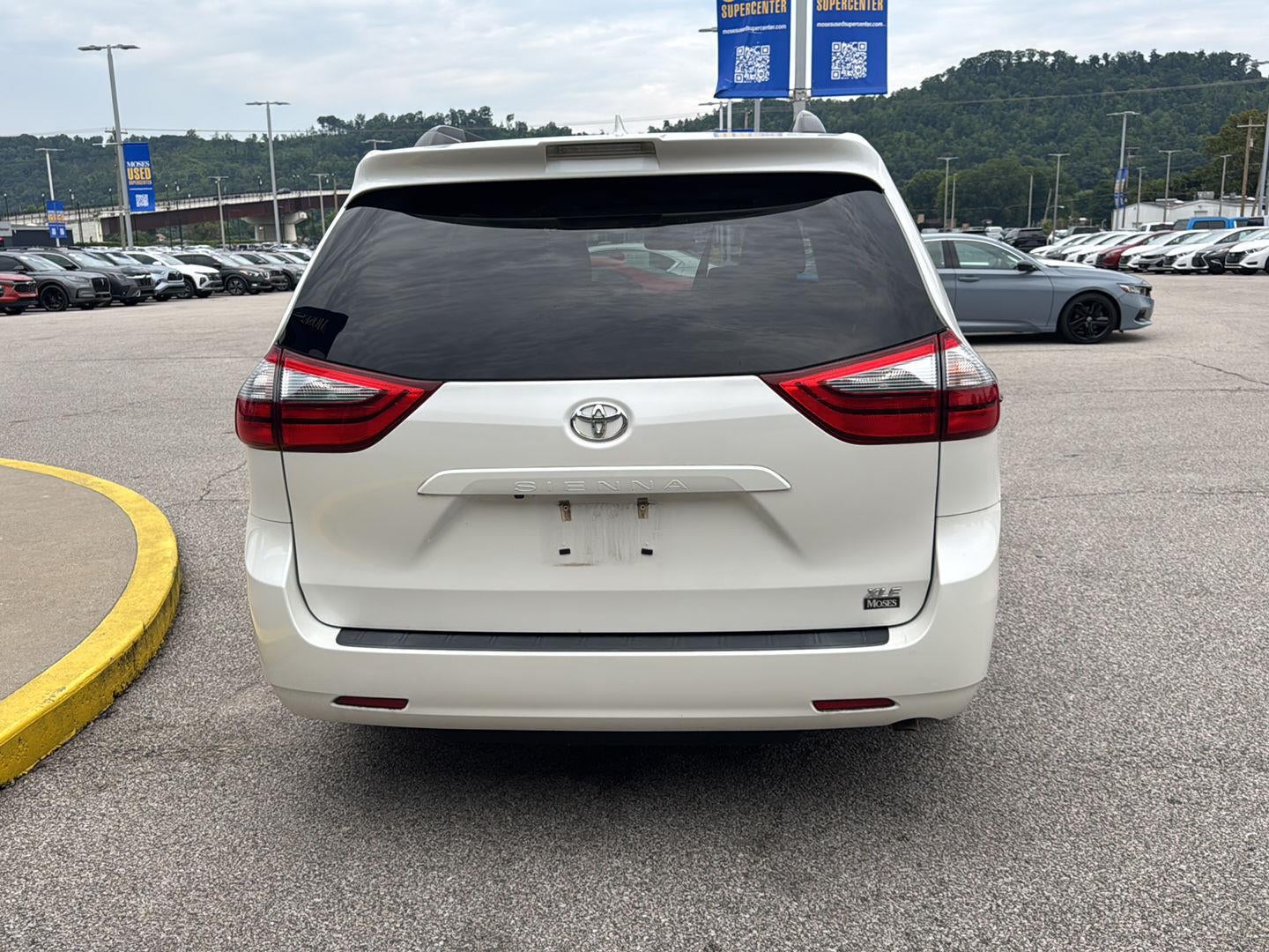 2020 Toyota Sienna XLE 8-Passenger