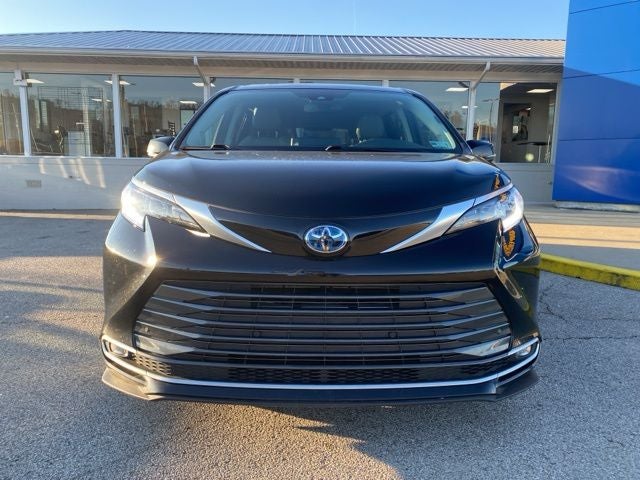 2023 Toyota Sienna Limited 7 Passenger