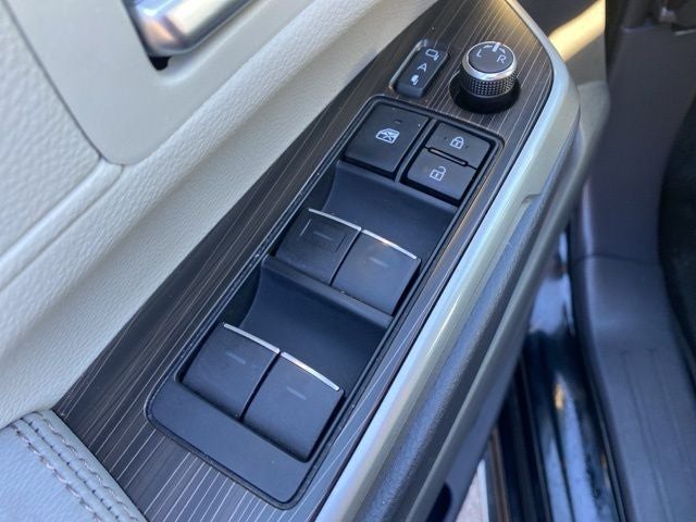 2023 Toyota Sienna Limited 7 Passenger