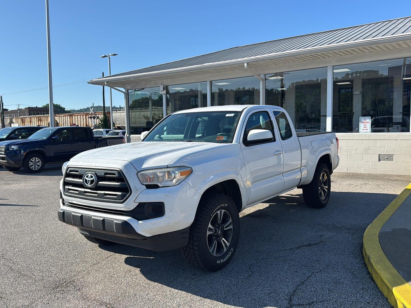 2016 Toyota Tacoma SR