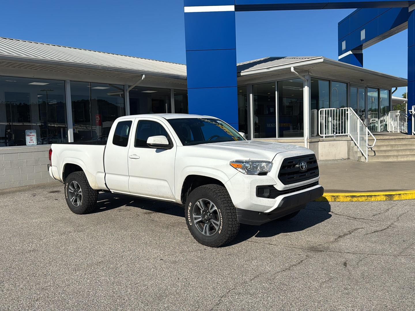 2016 Toyota Tacoma SR
