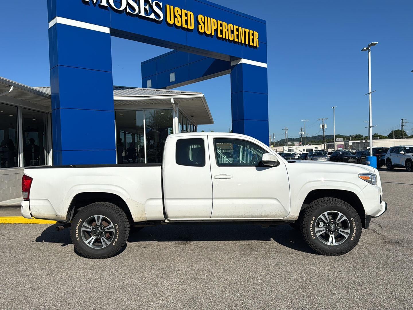 2016 Toyota Tacoma SR