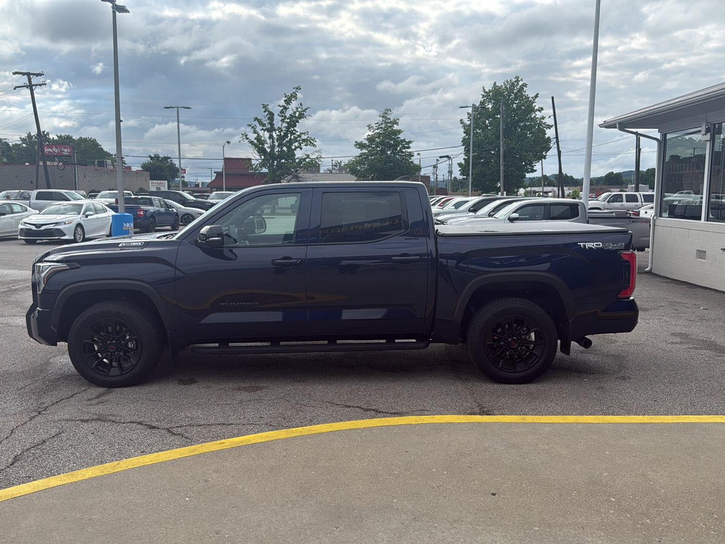 2025 Toyota Tundra Limited HV