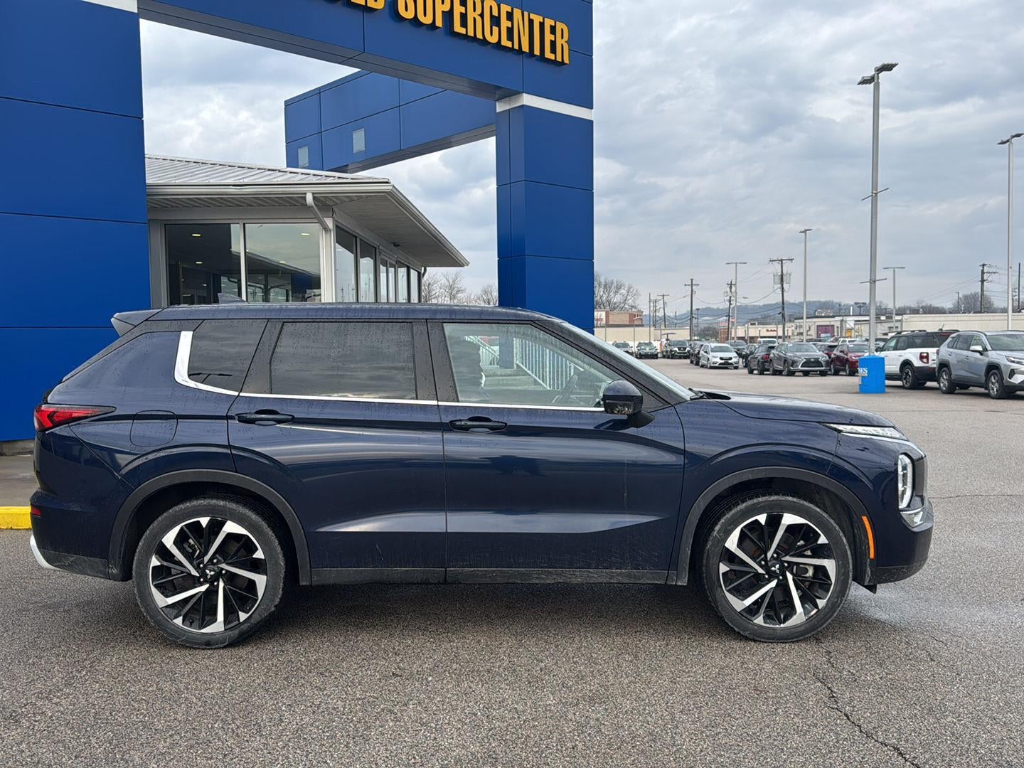 2024 Mitsubishi Outlander SE