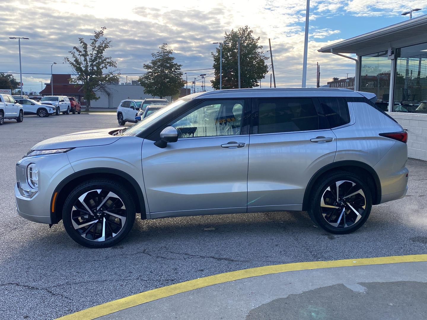 2022 Mitsubishi Outlander SEL Launch Edition