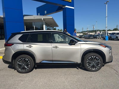 2025 Nissan Rogue Platinum