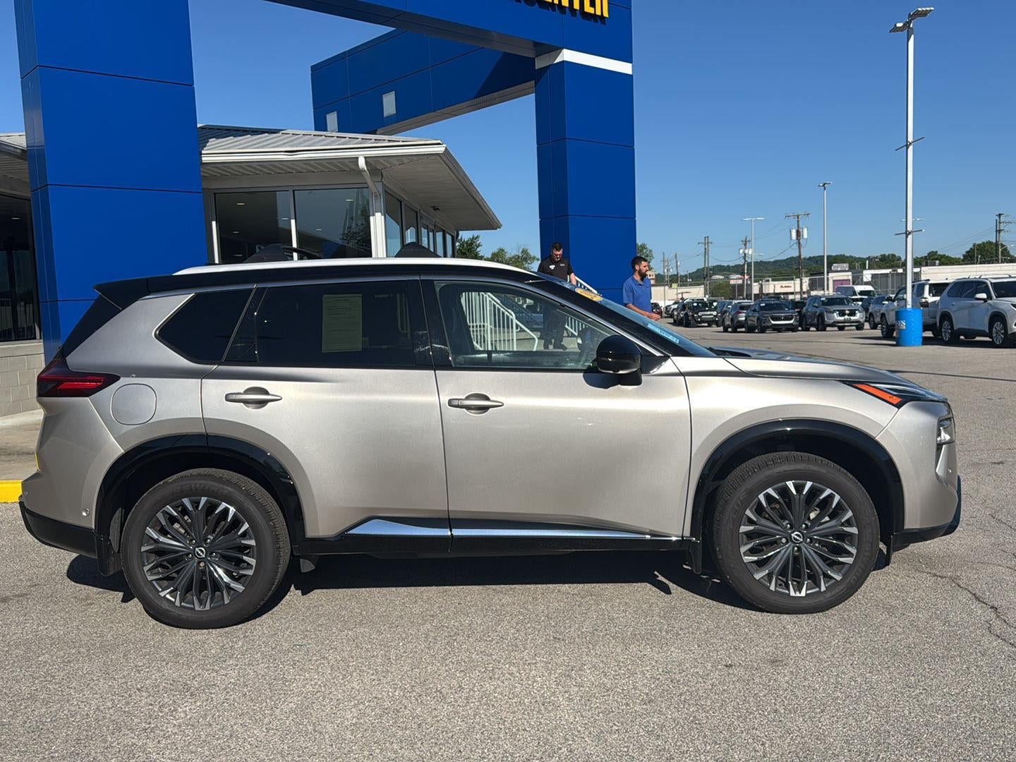 2025 Nissan Rogue Platinum