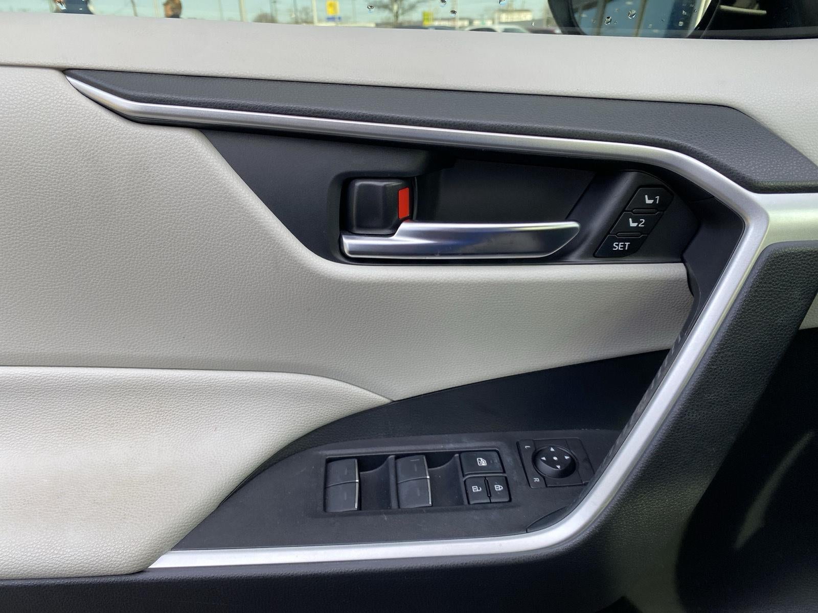 2023 Toyota RAV4 Hybrid XLE Premium