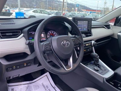 2022 Toyota RAV4 Hybrid XLE