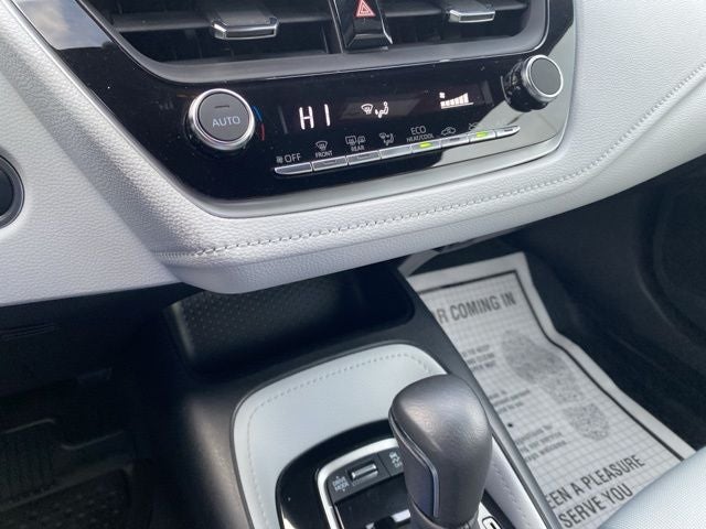 2025 Toyota Corolla Hatchback SE