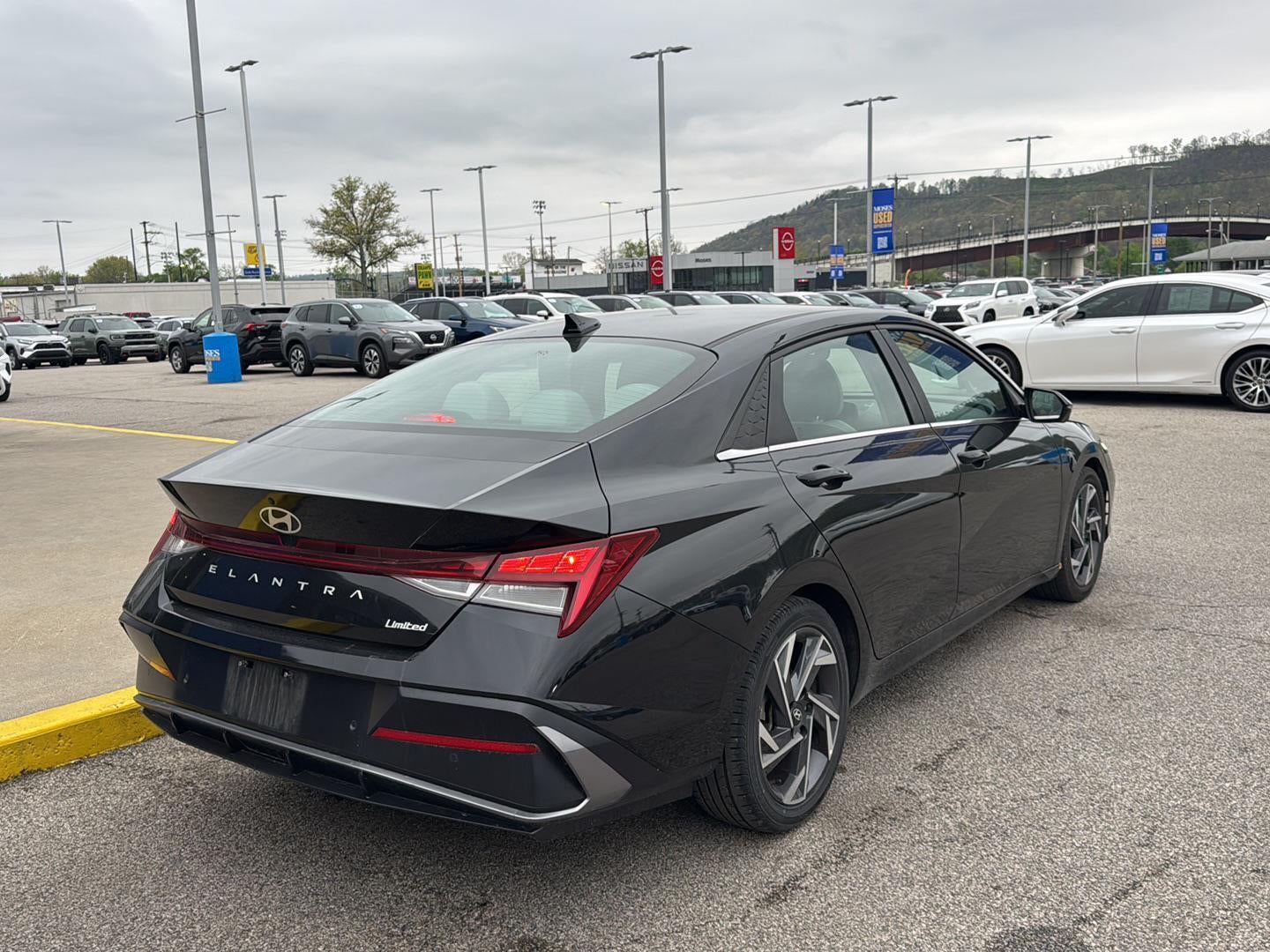 2024 Hyundai Elantra Limited