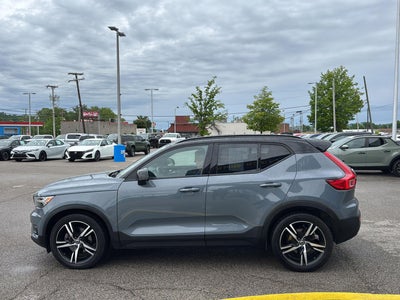 2021 Volvo XC40 R-Design