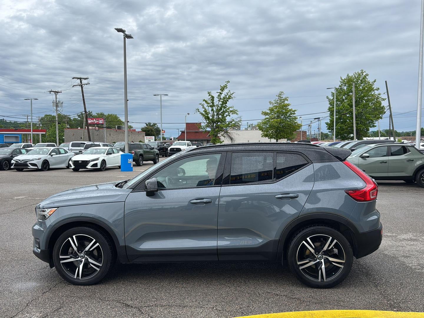 2021 Volvo XC40 R-Design