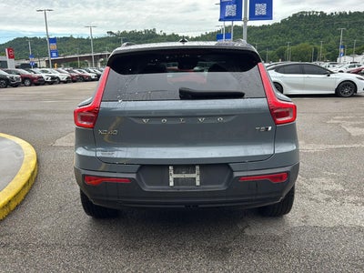 2021 Volvo XC40 R-Design
