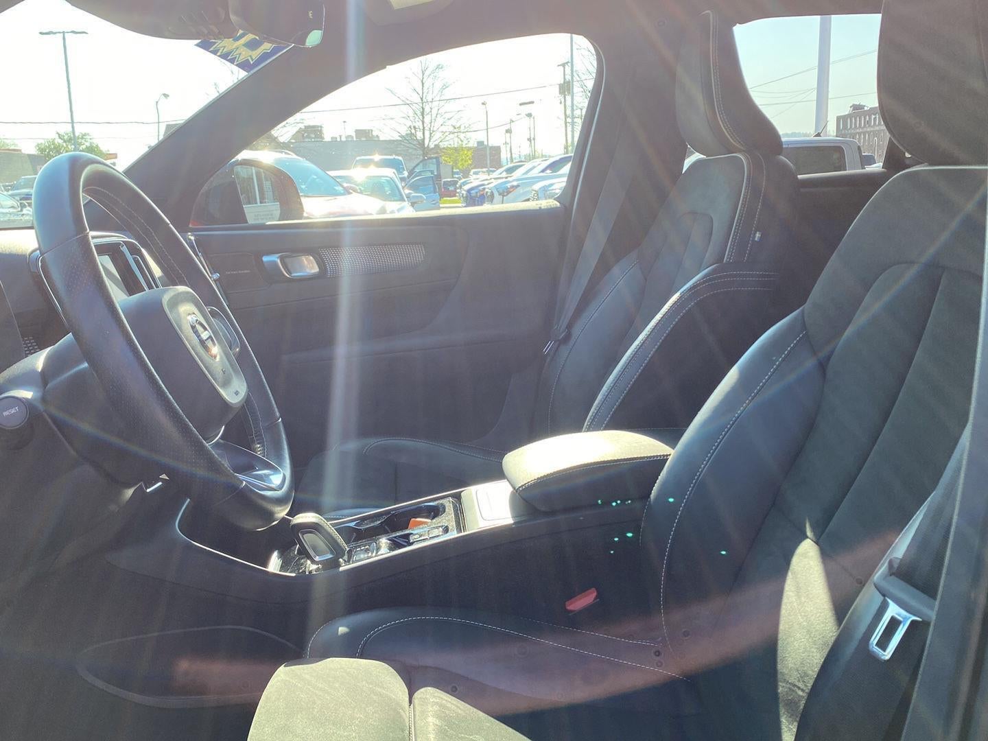 2021 Volvo XC40 R-Design