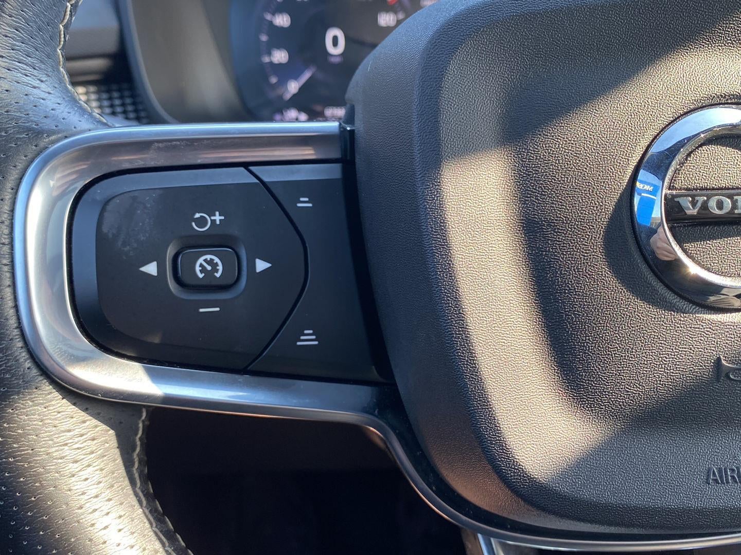 2021 Volvo XC40 R-Design